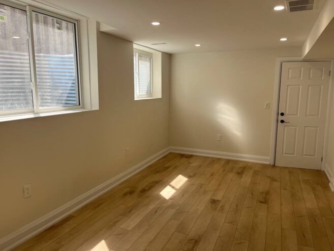 بیسمنت آپارتمان دو خوابه نوساز در منطقه آرام و زیبای Mill Pound Richmond Hill (Yonge St./Elgin mills)