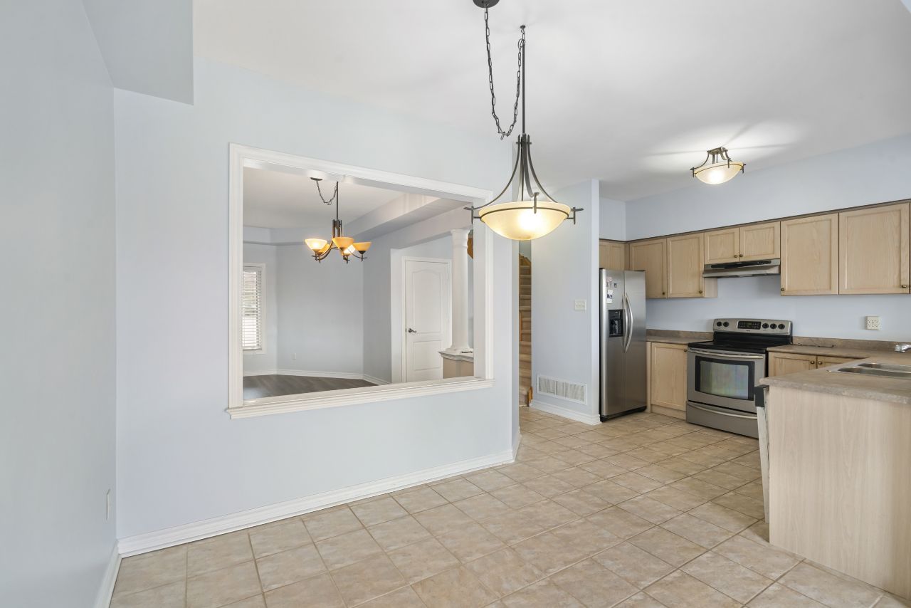 Fabulous and spacious 3-bedroom  3 bathroom  townhouse