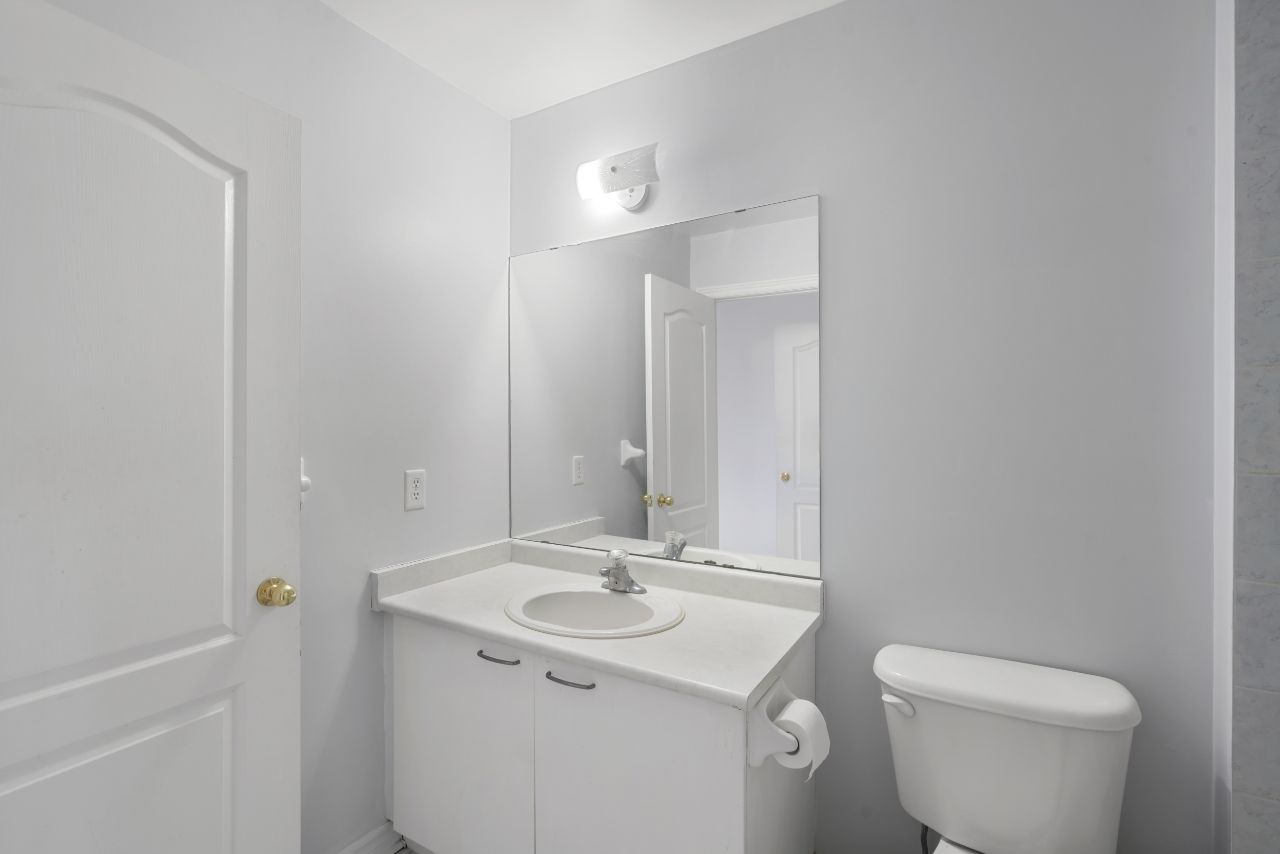 Fabulous and spacious 3-bedroom  3 bathroom  townhouse