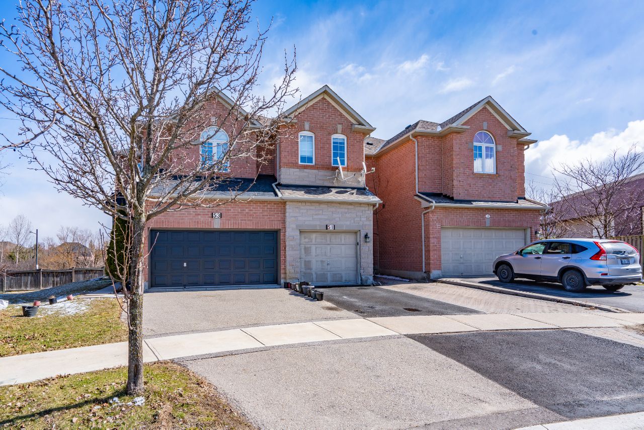 Fabulous and spacious 3-bedroom  3 bathroom  townhouse