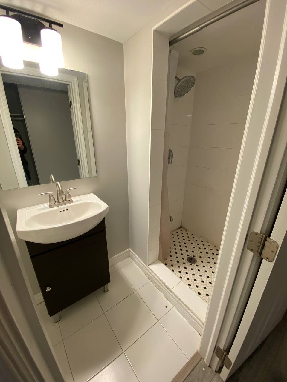 بیسمنت برای اجاره در ریچموند هیل.