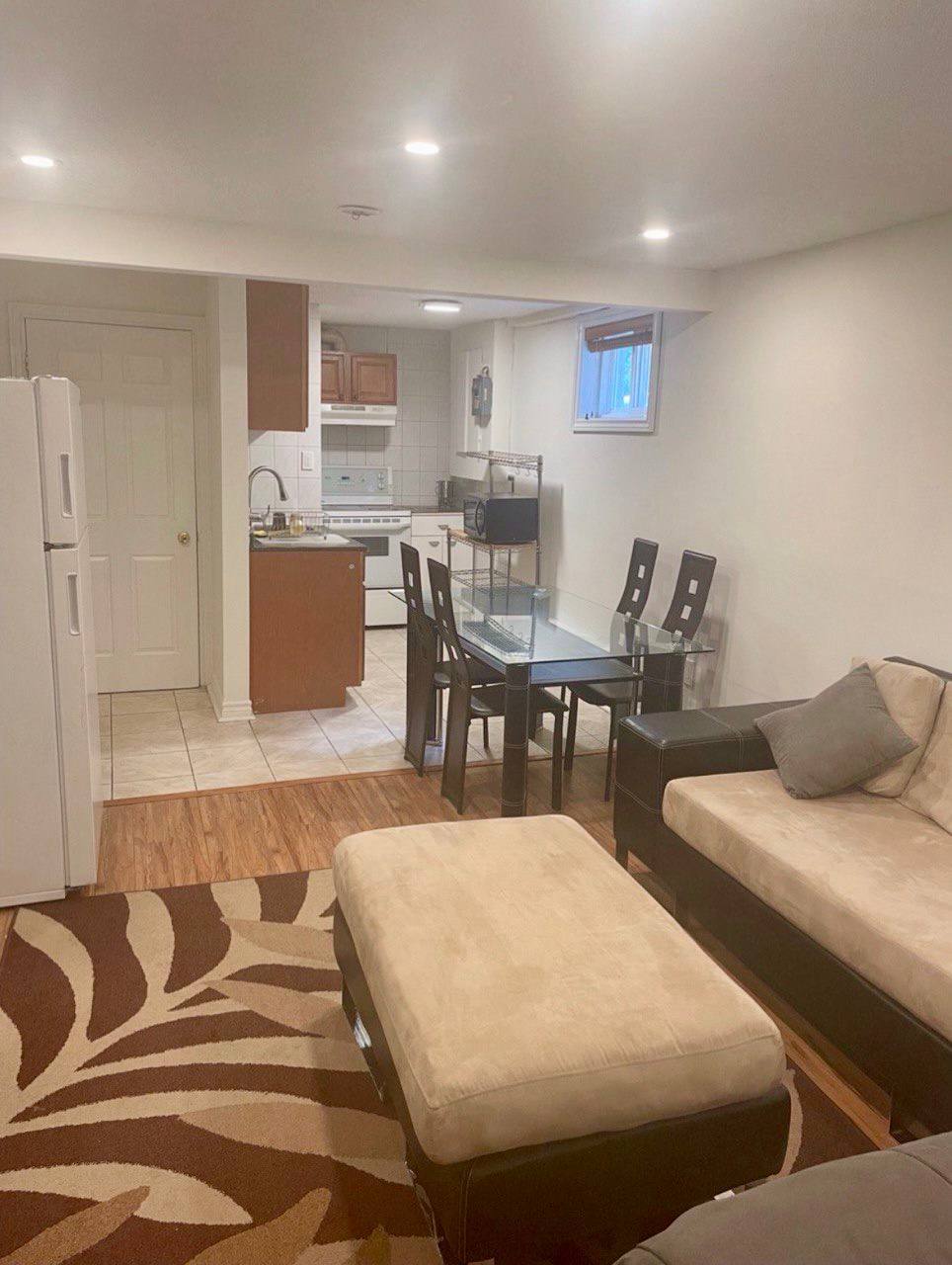 واحد یک خوابه ( بیسمنت ) مبله ، پُرنور با ورودی مجزا واقع در منطقه تورنهیل