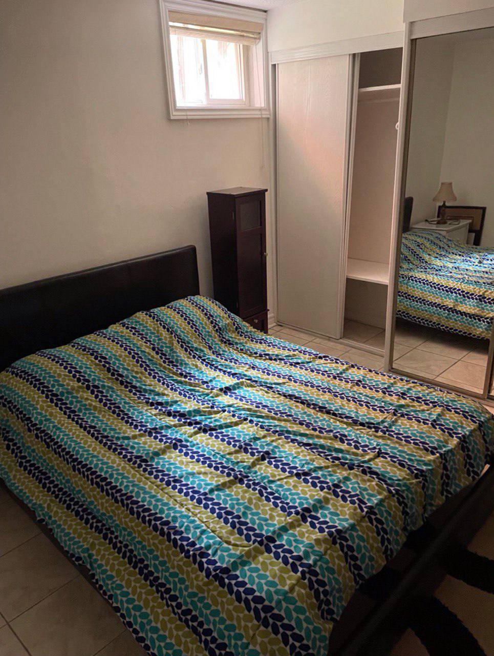 واحد یک خوابه ( بیسمنت ) مبله ، پُرنور با ورودی مجزا واقع در منطقه تورنهیل