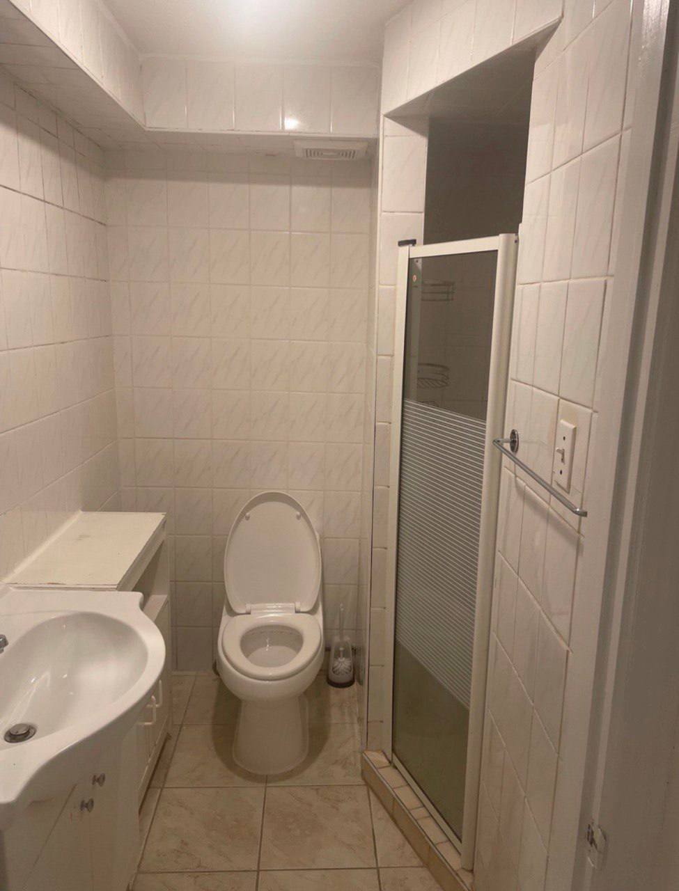 واحد یک خوابه ( بیسمنت ) مبله ، پُرنور با ورودی مجزا واقع در منطقه تورنهیل