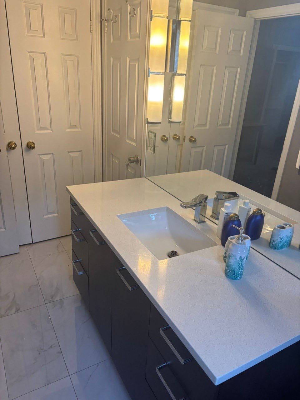 اتاقی بزرگ مستر برای اجاره – تقاطع Bayview