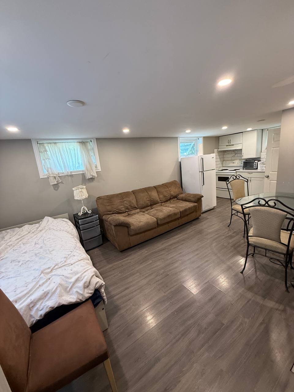 اجاره بیسمنت فرنیش‌شده در تورن‌هیل بسیار نزدیک به یانگ