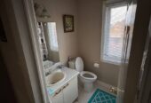 rooms available in beautiful house in Newmarket