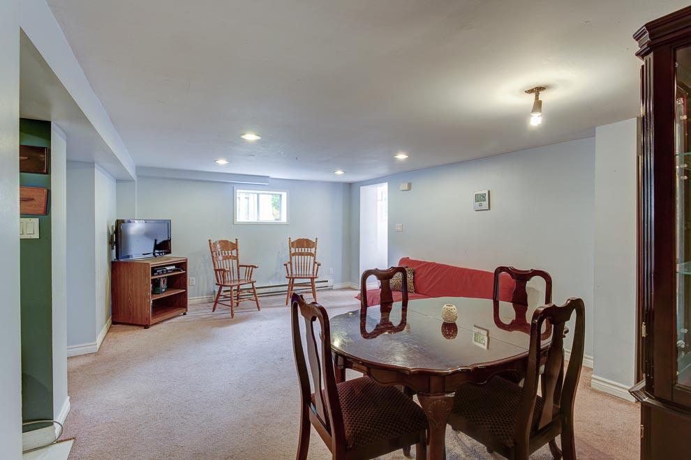 یک واحد بیسمنت در محدوده ویلو دیل (یانگ و فینچ)