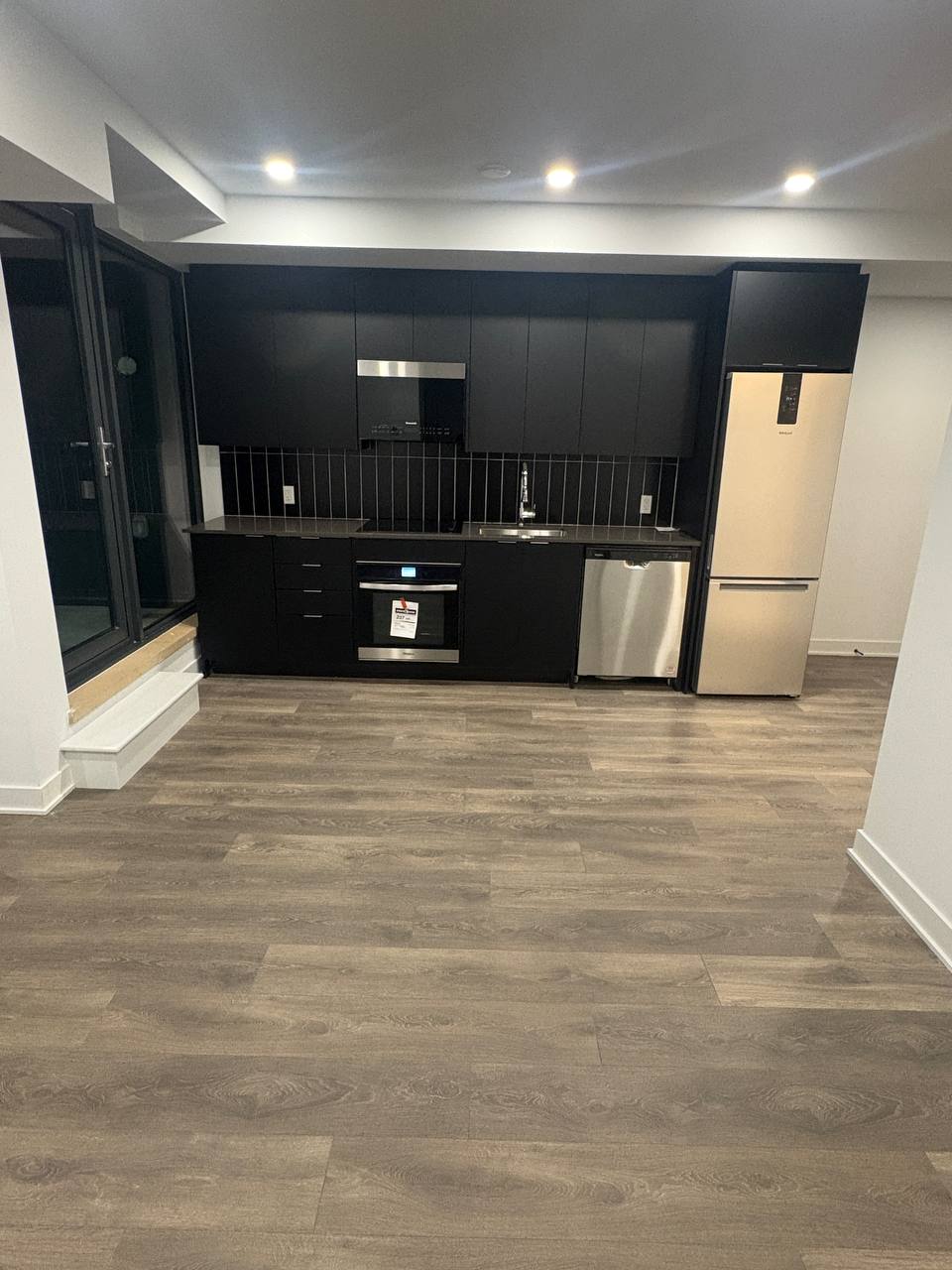 اجاره یک واحد ۳ خوابه ۱۰۰۰ اسکورفیت