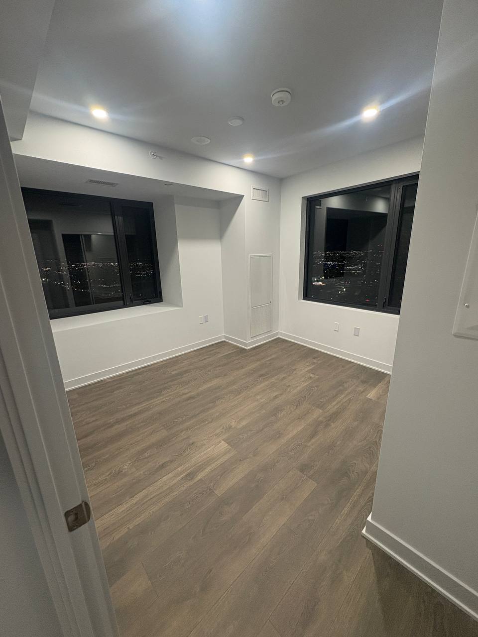 اجاره یک واحد ۳ خوابه ۱۰۰۰ اسکورفیت