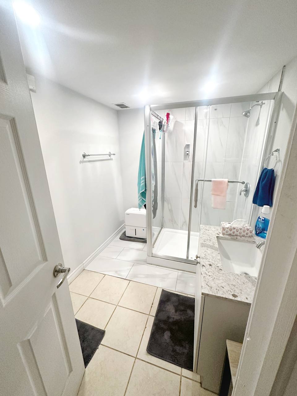 🔴بیسمت یک خوابه،نورث یورک٫یانگ فینچ