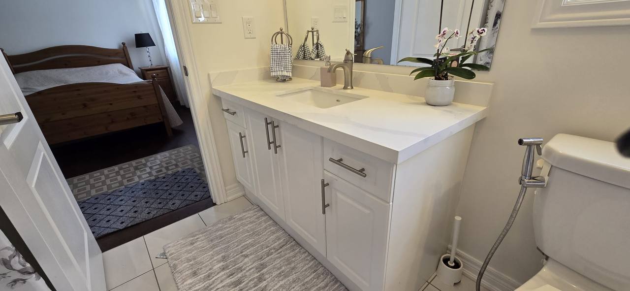 دو اتاق بسیار تمیز و بزرگ در محدوده ارورا در خانه ای تمیز و نوساز