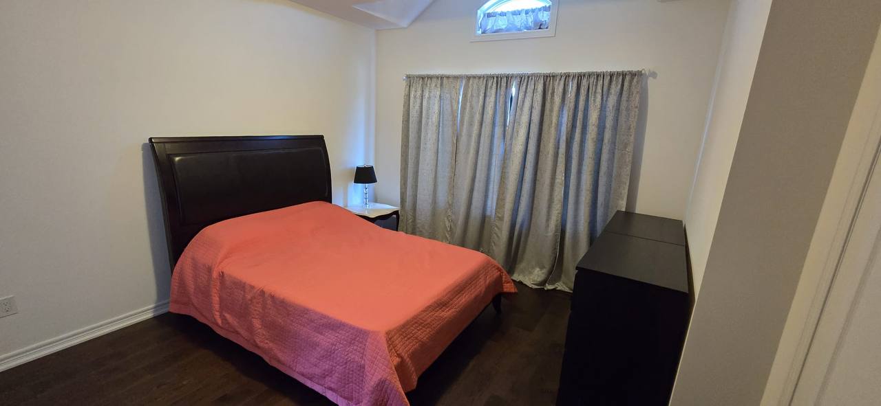 دو اتاق بسیار تمیز و بزرگ در محدوده ارورا در خانه ای تمیز و نوساز