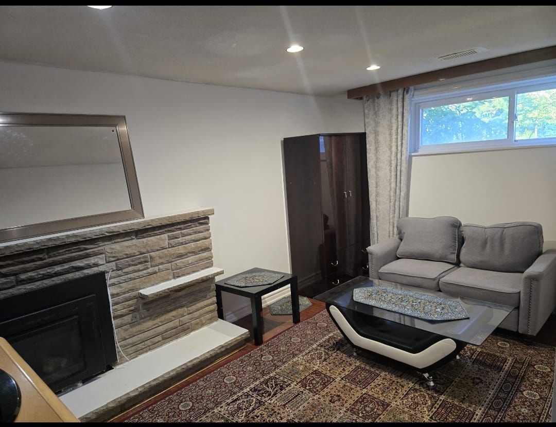 بیسمنتی با نور عالی در بهترین منطقه تورن هیل