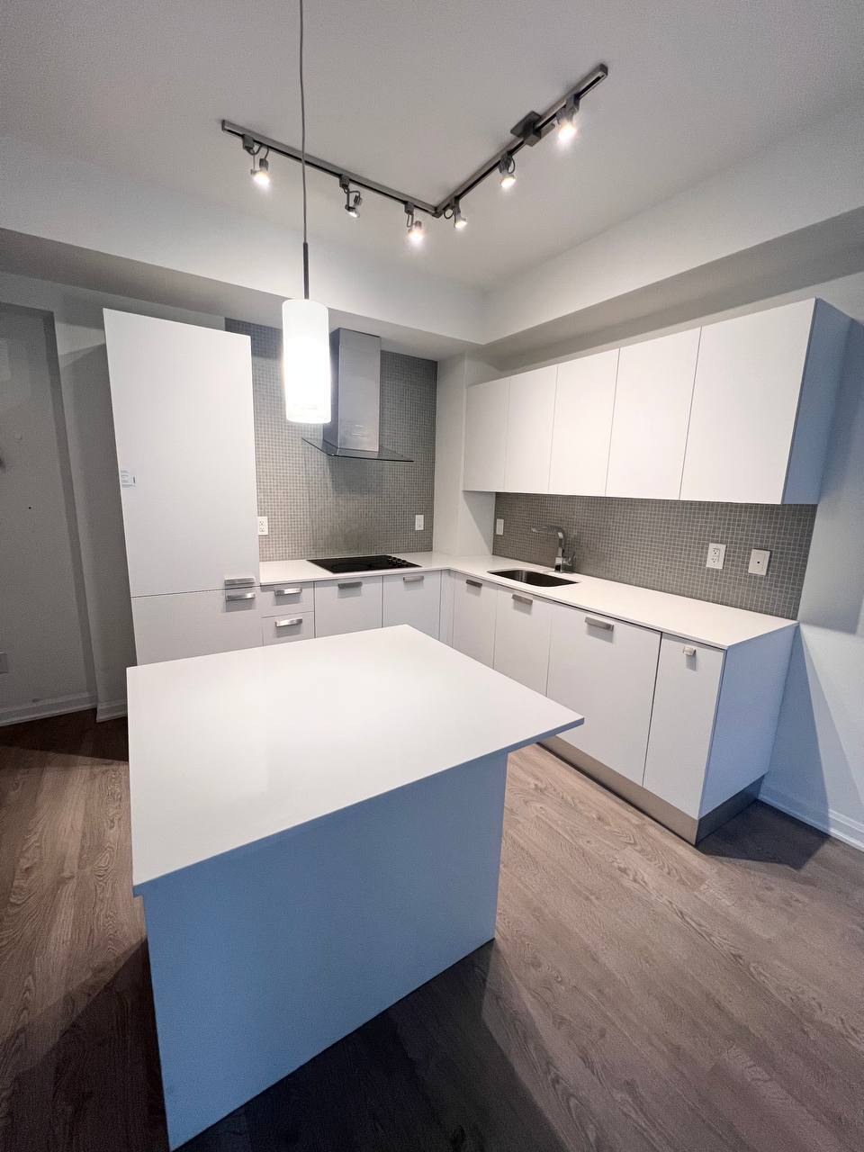 , كاندو نوساز 1 خوابه , مجهز,young. And sheepard