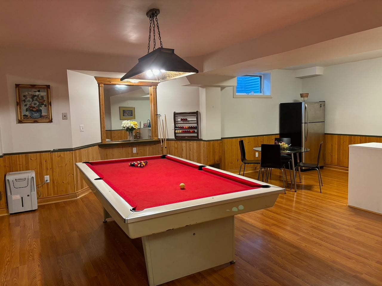 بیسمنت برای اجاره کوتاه مدت در منطقه یانگ و یورک