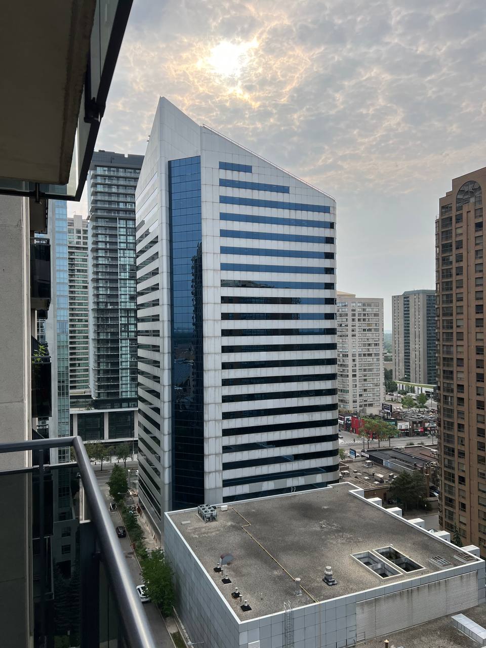 یک آپارتمان اجاره‌ای در مرکز نورث یورک