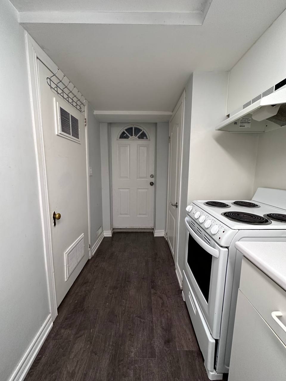 بیسمنت یک خوابه با پارکینگ اختصاصی