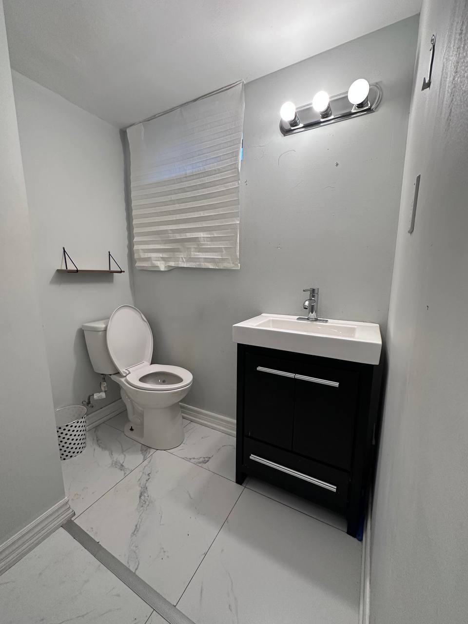 بیسمنت یک خوابه با پارکینگ اختصاصی