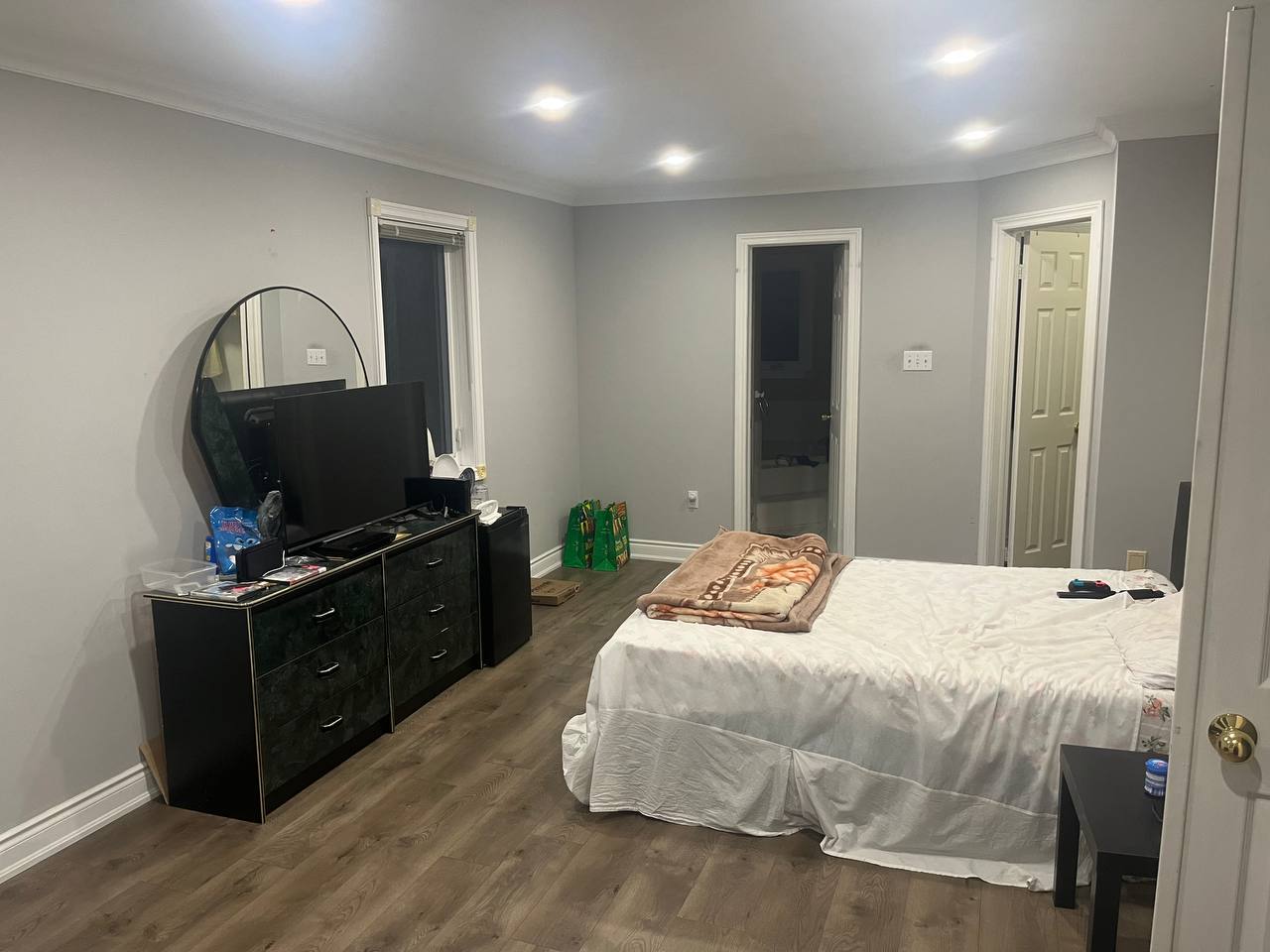 اجاره اطاق بزرگ و روشن در منقطه نیومارکت