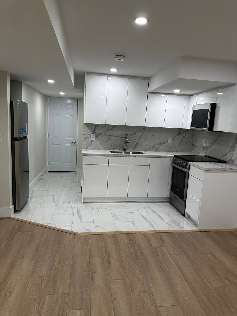 بیسمنت یک خوابه نوساز در ریچموند هیل