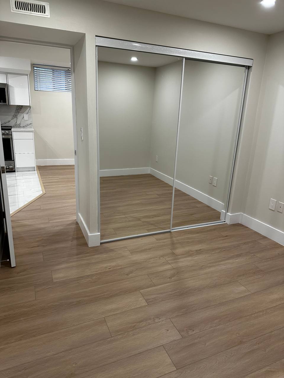 بیسمنت یک خوابه نوساز در ریچموند هیل